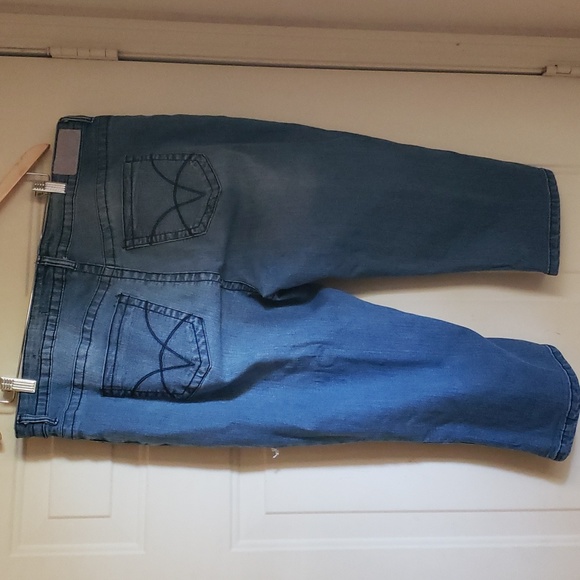 SALE‼️ Denim Capris - Picture 5 of 5